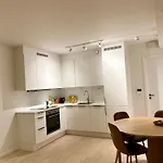 Center Ocean View Vervet 아파트